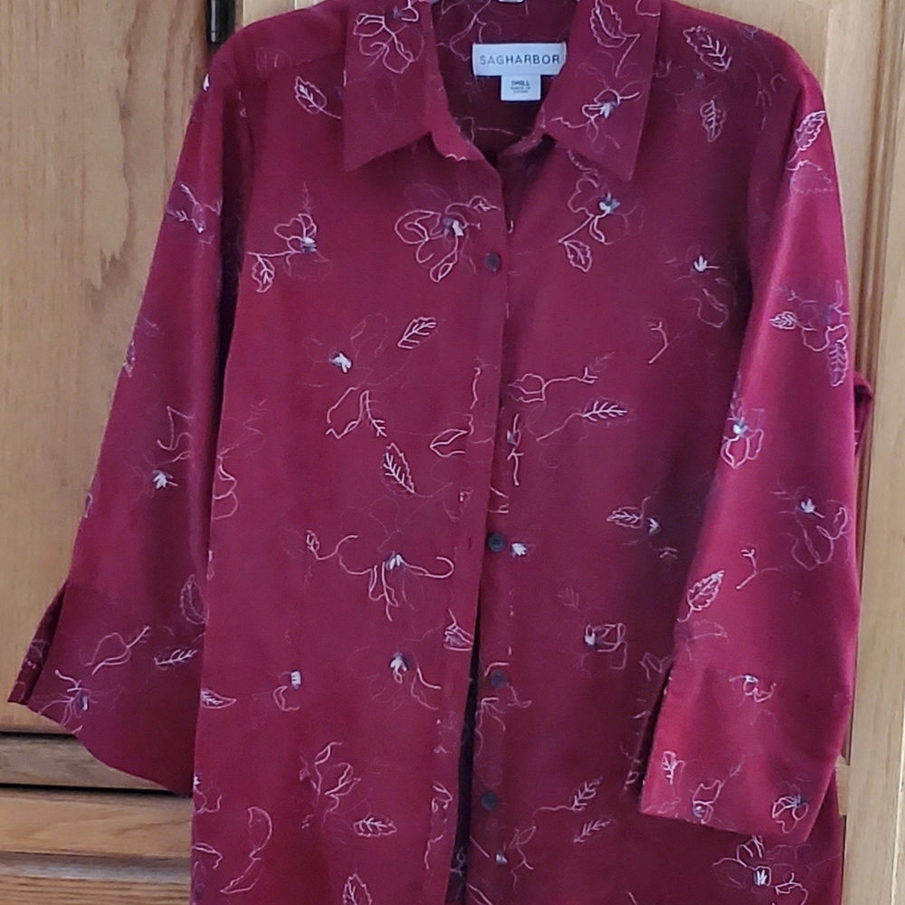 Sag Harbor Women's Burgundy Floral & Leaf Embroidery Outline Button-Down Shirt